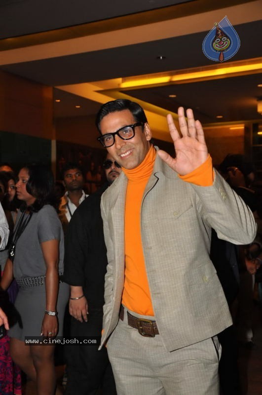 Bolly Celebs at Lakme Fashion Week Day 5 Photos - 26 / 113 photos