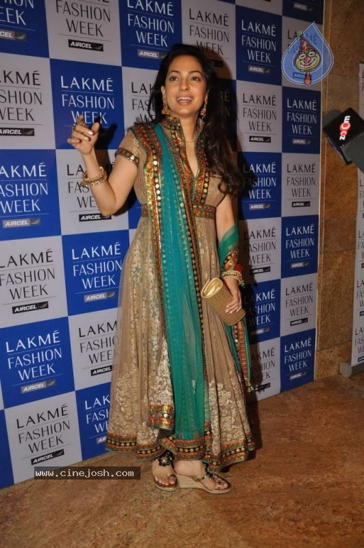 Bolly Celebs at Lakme Fashion Week Day 5 Photos - 27 / 113 photos