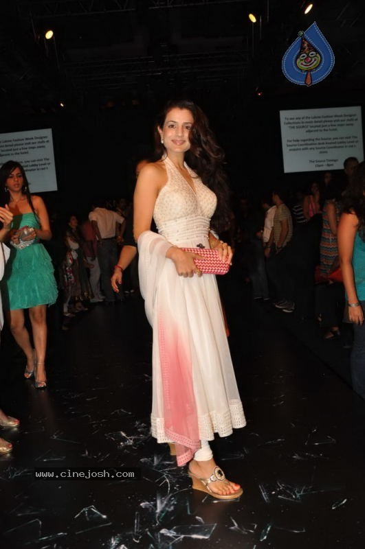 Bolly Celebs at Lakme Fashion Week Day 5 Photos - 80 / 113 photos