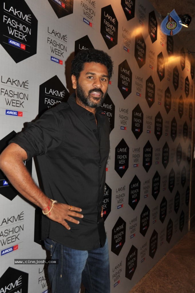 Bolly Celebs at LFW 2012 - 2 / 42 photos