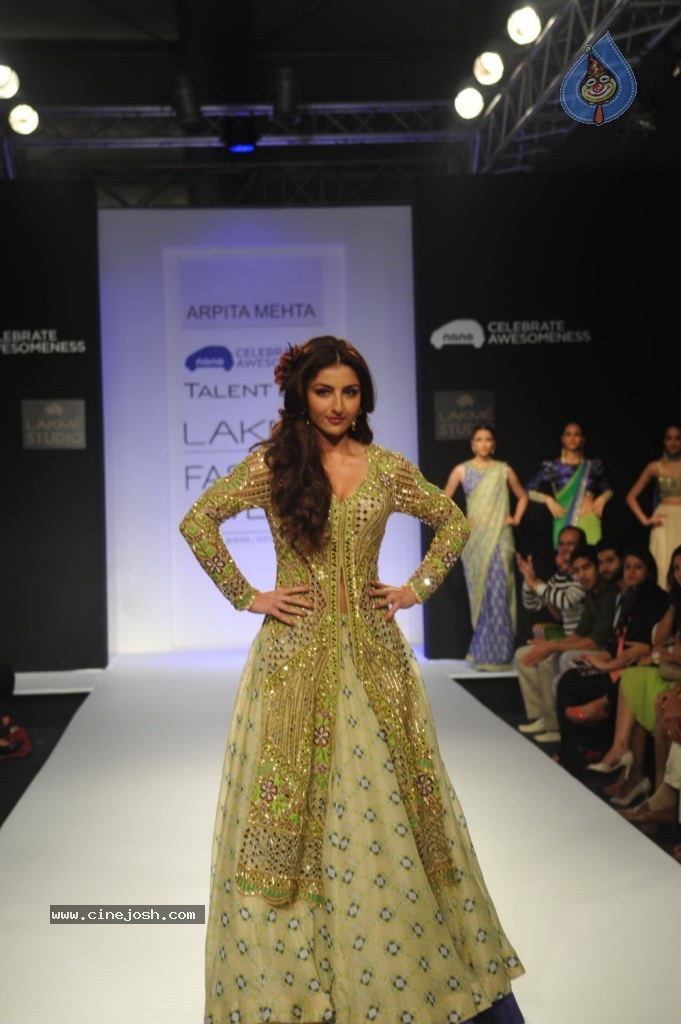 Bolly Celebs at LFW 2013 Winter Festive - 01 - 1 / 111 photos