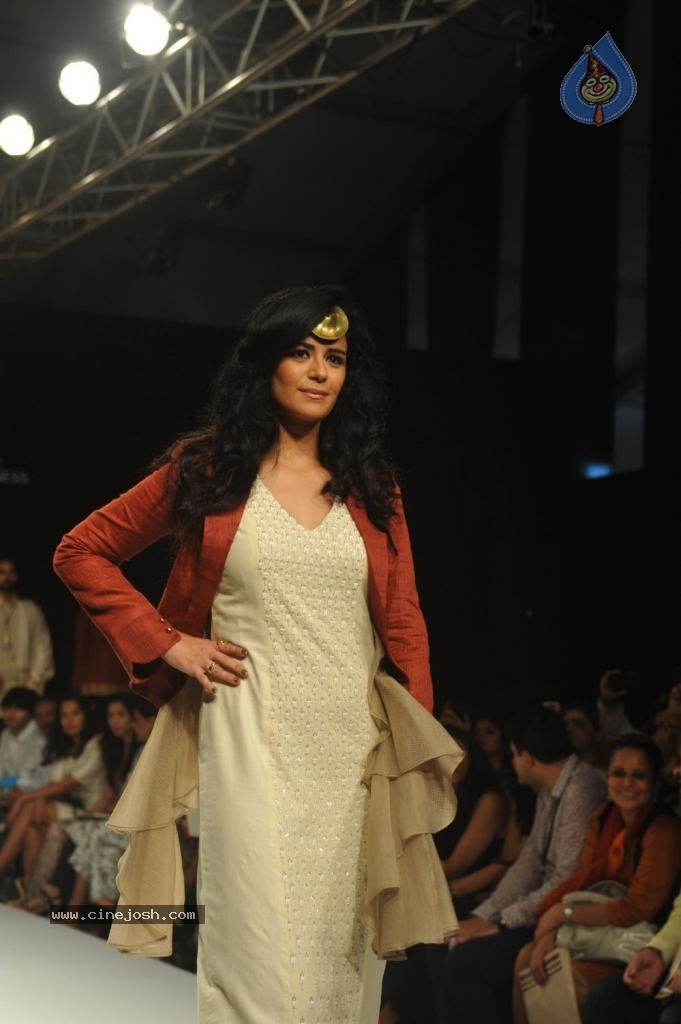 Bolly Celebs at LFW 2013 Winter Festive - 01 - 2 / 111 photos