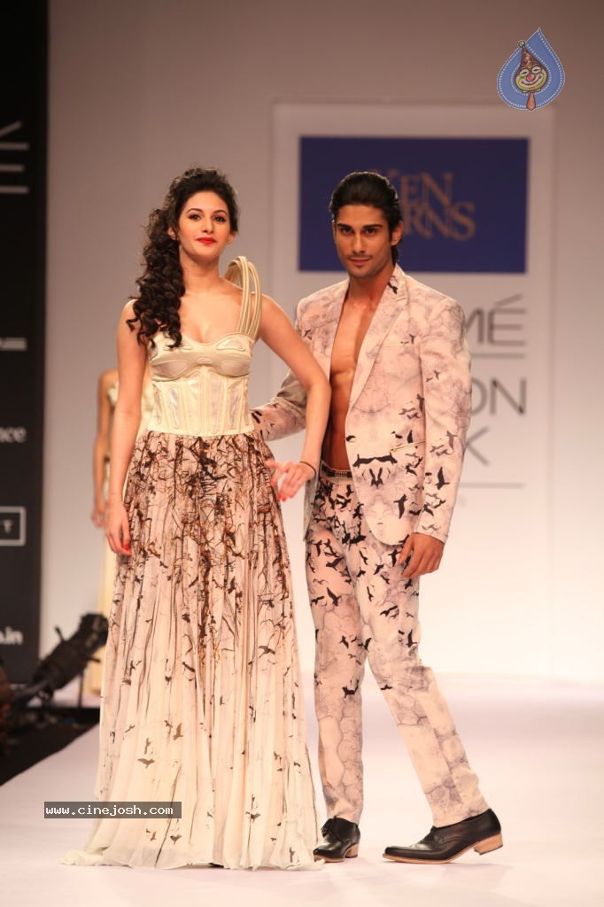 Bolly Celebs at LFW 2013 Winter Festive - 02 - 11 / 100 photos