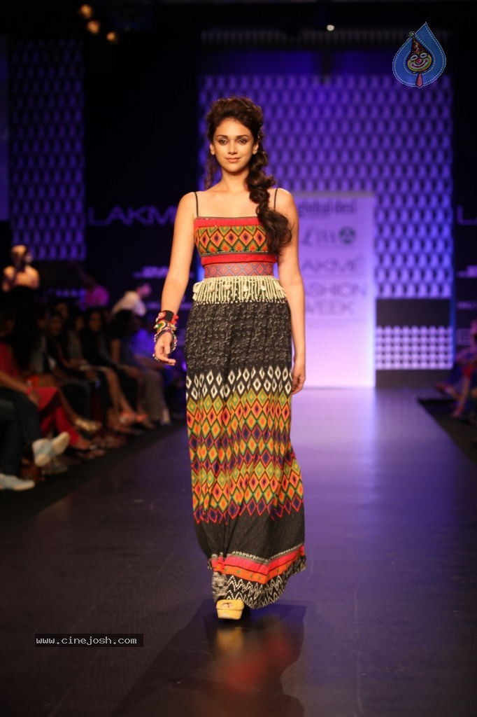 Bolly Celebs at LFW 2013 Winter Festive - 02 - 12 / 100 photos