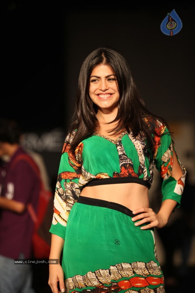 Bolly Celebs at LFW 2013 Winter Festive - 02 - 26 / 100 photos