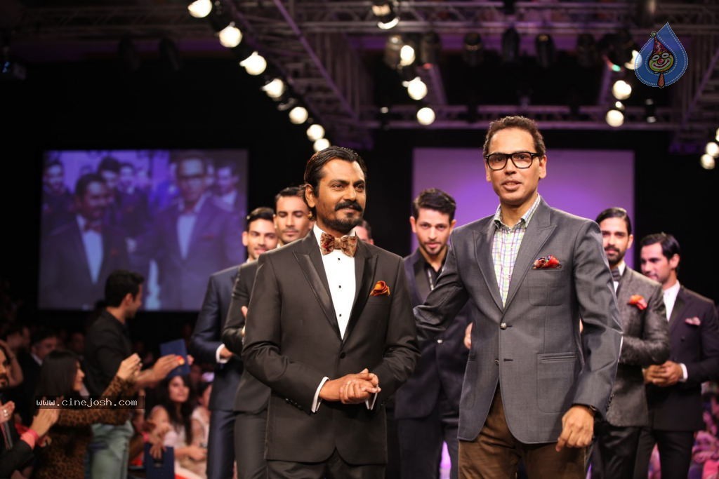 Bolly Celebs at LFW 2013 Winter Festive - 02 - 48 / 100 photos