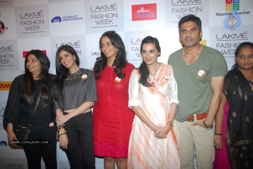 Bolly Celebs at LFW Winter Festive 2013 Day 4 - 16 / 109 photos