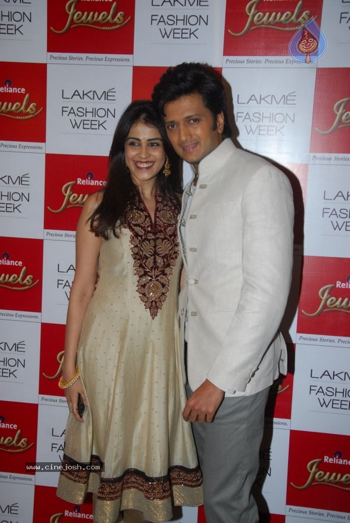 Bolly Celebs at LFW Winter Festive 2013 Day 4 - 18 / 109 photos