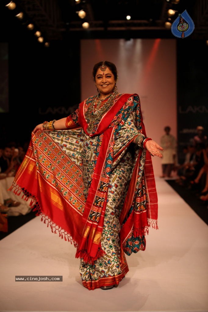 Bolly Celebs at LFW Winter Festive 2013 Day 4 - 57 / 109 photos