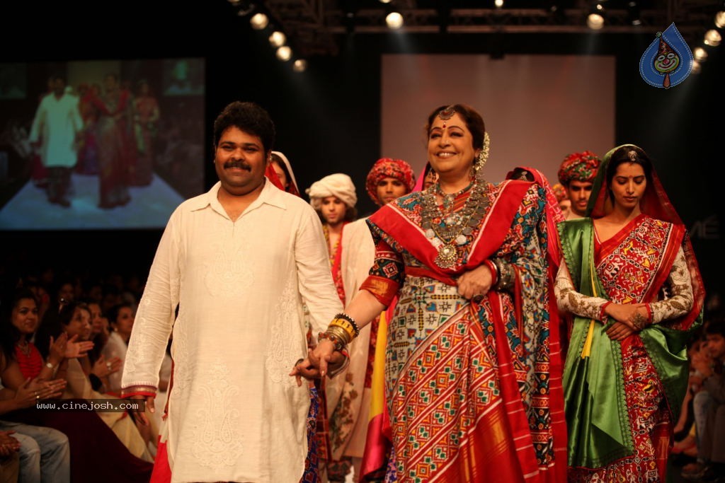 Bolly Celebs at LFW Winter Festive 2013 Day 4 - 94 / 109 photos