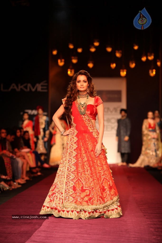 Bolly Celebs at LFW Winter Festive Grand Finale - 70 / 109 photos
