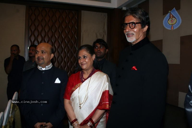 Bolly Celebs at Lyricist Sameer Daughter Wedding Reception - 4 / 24 photos