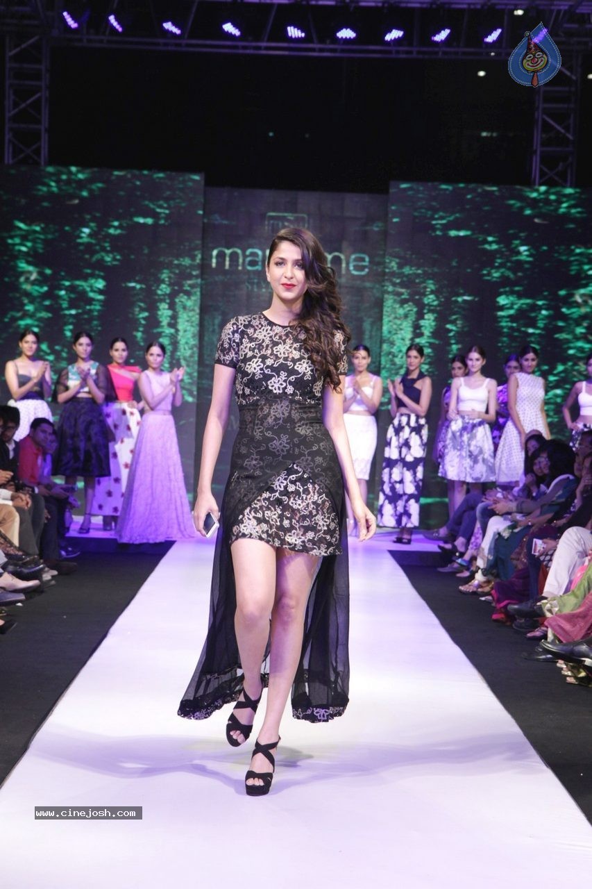Bolly Celebs at Madame Style Week 2014 - 23 / 85 photos