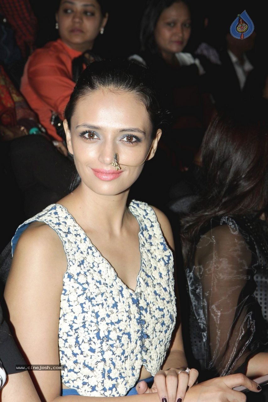 Bolly Celebs at Madame Style Week 2014 - 25 / 85 photos