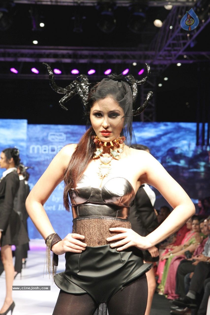 Bolly Celebs at Madame Style Week 2014 - 65 / 85 photos