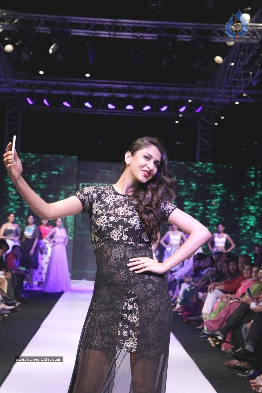 Bolly Celebs at Madame Style Week 2014 - 68 / 85 photos