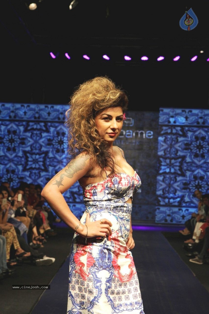 Bolly Celebs at Madame Style Week 2014 - 81 / 85 photos