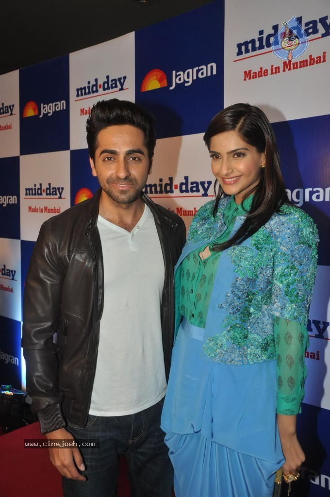 Bolly Celebs at Mid Day Newspaper Relaunch Party - 90 / 152 photos