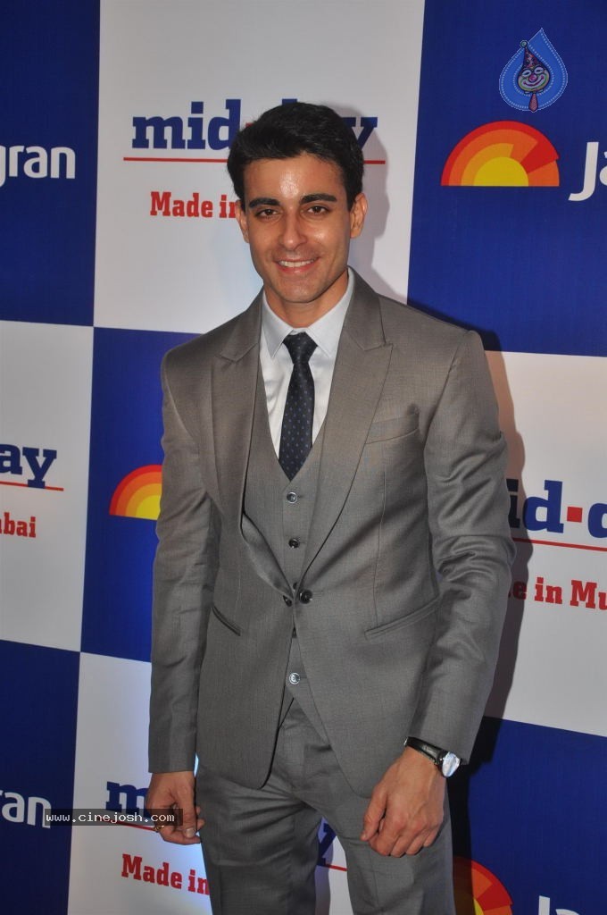 Bolly Celebs at Mid Day Newspaper Relaunch Party - 95 / 152 photos