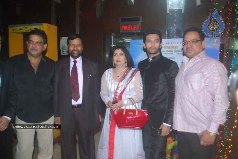 Bolly Celebs at Miley Naa Miley Hum Premiere Show - 40 / 62 photos