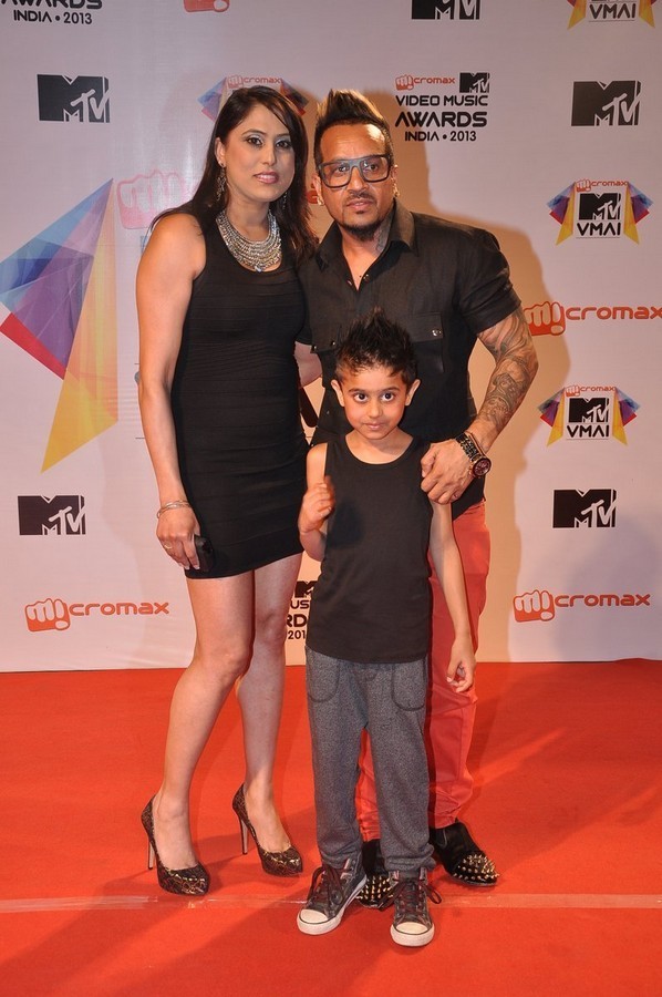 Bolly Celebs at MTV Video Music Awards  - 105 / 150 photos