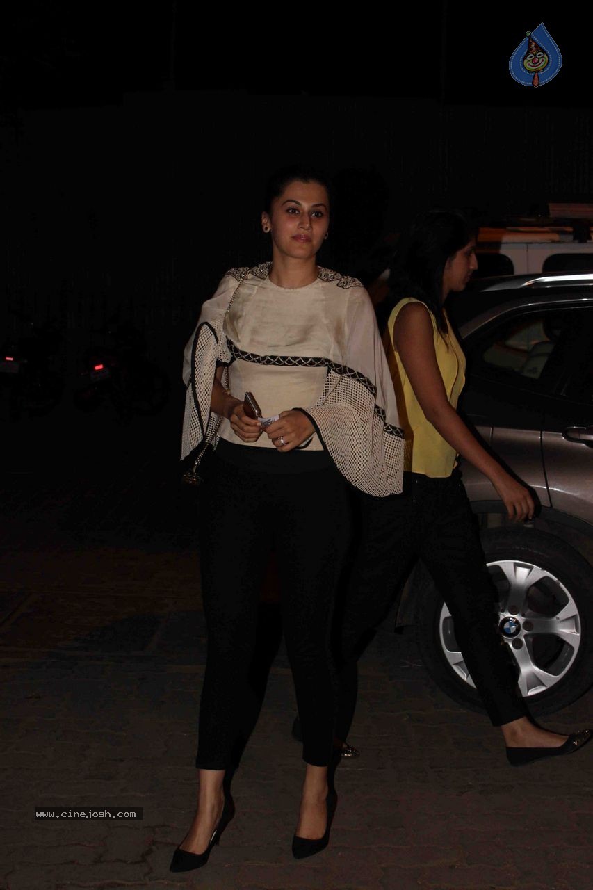 Bolly Celebs at Mukesh Chabbra Bday Party 01 - 43 / 87 photos