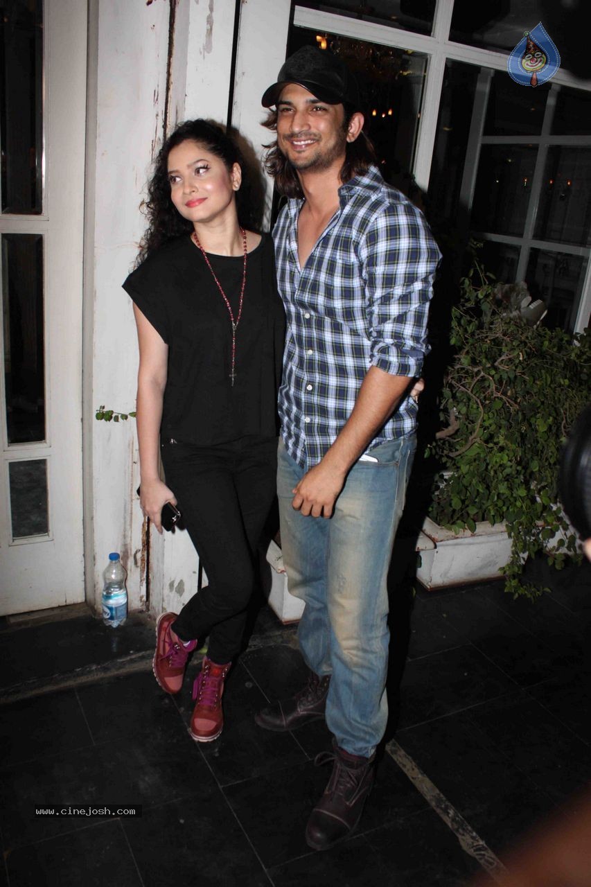 Bolly Celebs at Mukesh Chabbra Bday Party 02 - 13 / 89 photos