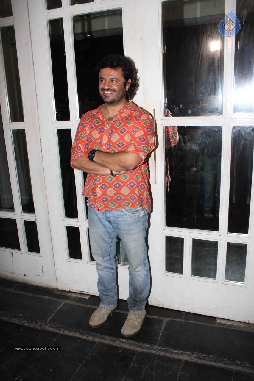 Bolly Celebs at Mukesh Chabbra Bday Party 02 - 21 / 89 photos