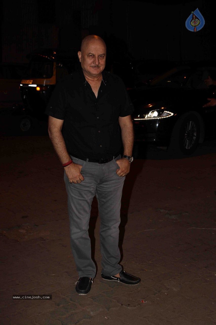 Bolly Celebs at Mukesh Chabbra Bday Party 02 - 27 / 89 photos