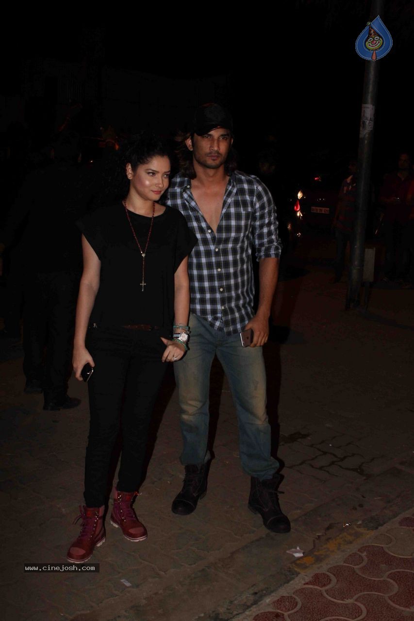 Bolly Celebs at Mukesh Chabbra Bday Party 02 - 32 / 89 photos