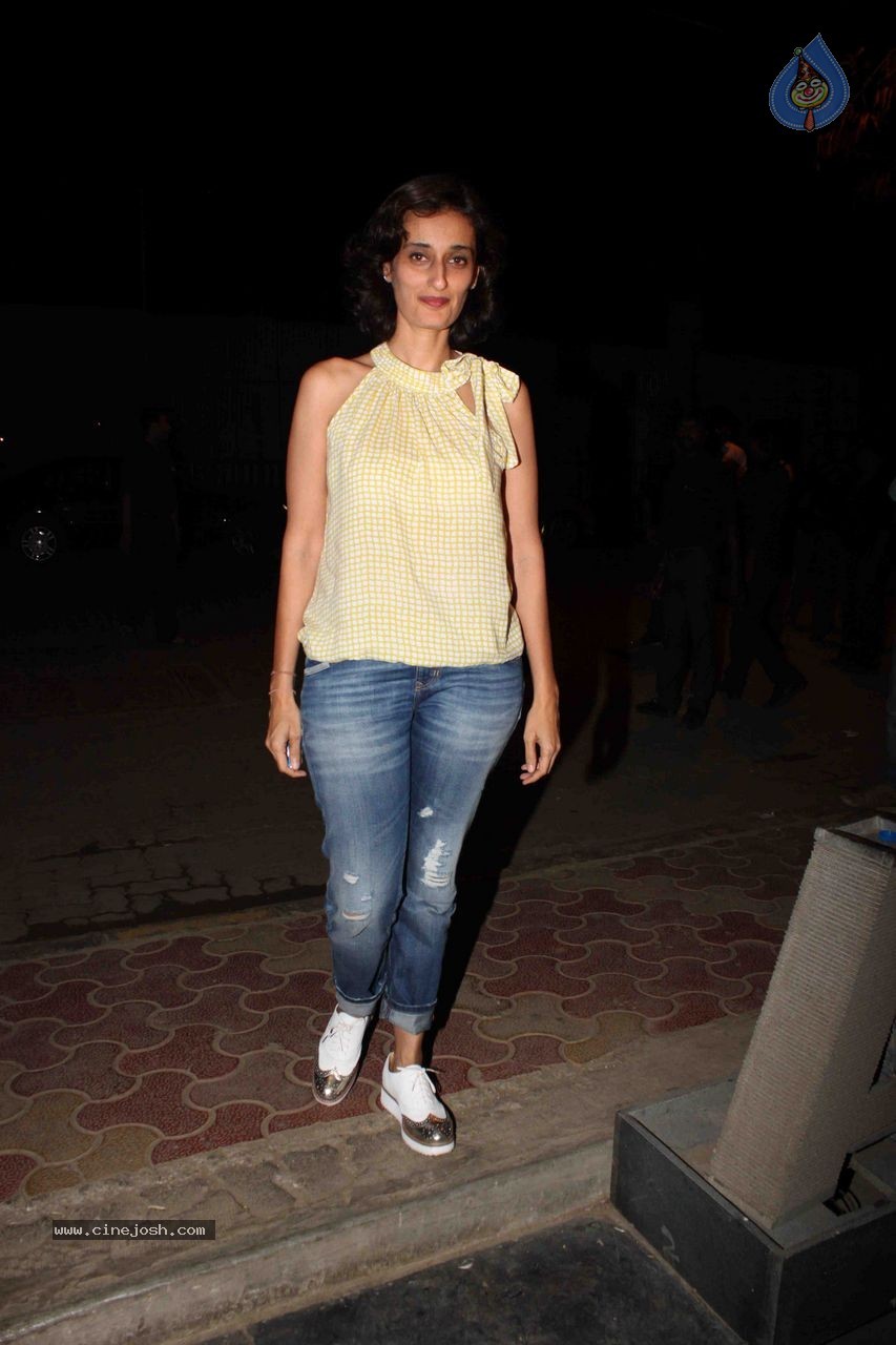Bolly Celebs at Mukesh Chabbra Bday Party 02 - 81 / 89 photos