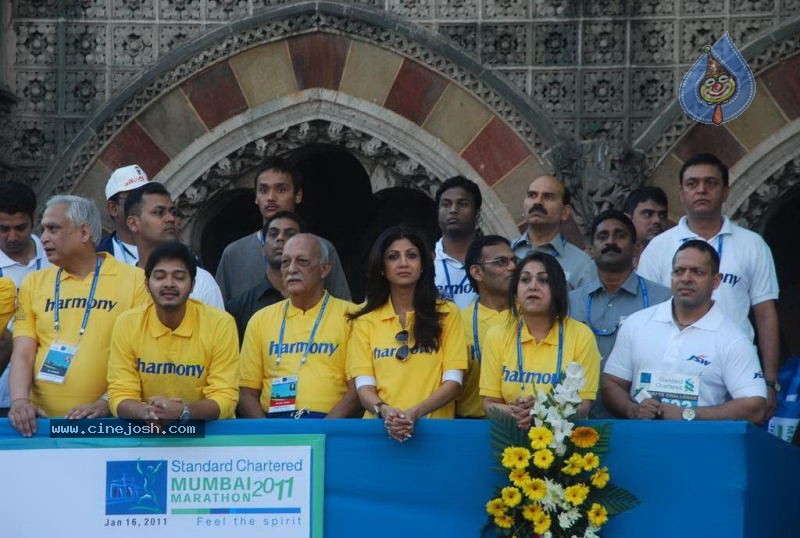 Bolly Celebs at Mumbai Marathon 2011 - 92 / 96 photos
