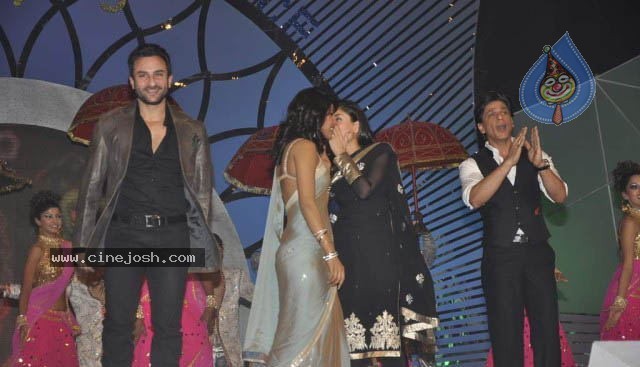 Bolly Celebs at Mumbai Police Show 2010 - 21 / 76 photos