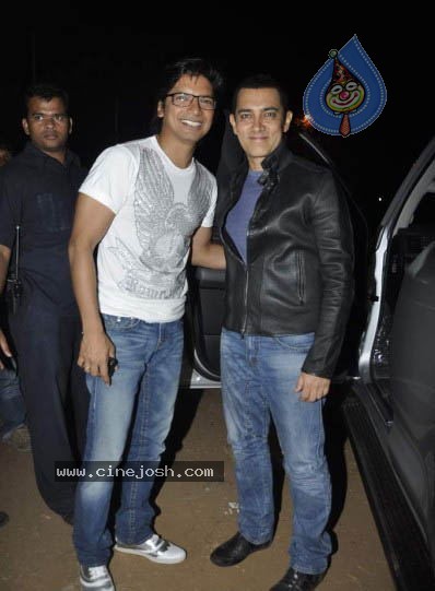 Bolly Celebs at Mumbai Police Show 2010 - 28 / 76 photos