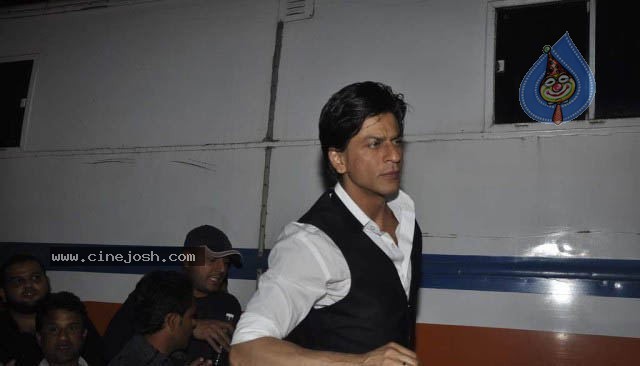 Bolly Celebs at Mumbai Police Show 2010 - 29 / 76 photos