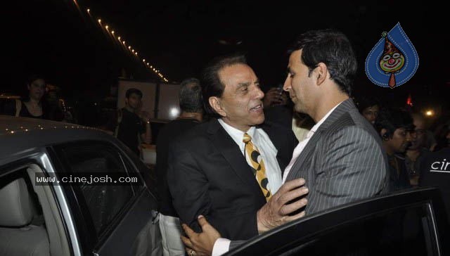 Bolly Celebs at Mumbai Police Show 2010 - 41 / 76 photos
