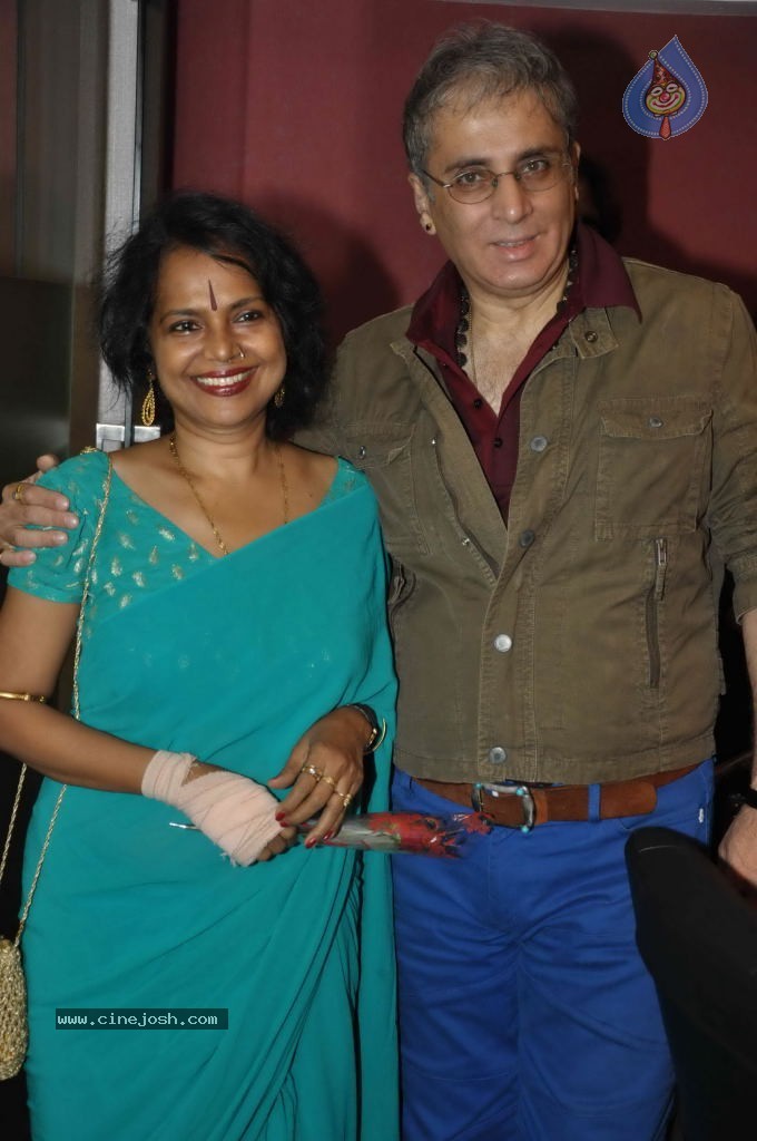 Bolly Celebs at Nadeem Lakdawala Party - 28 / 51 photos