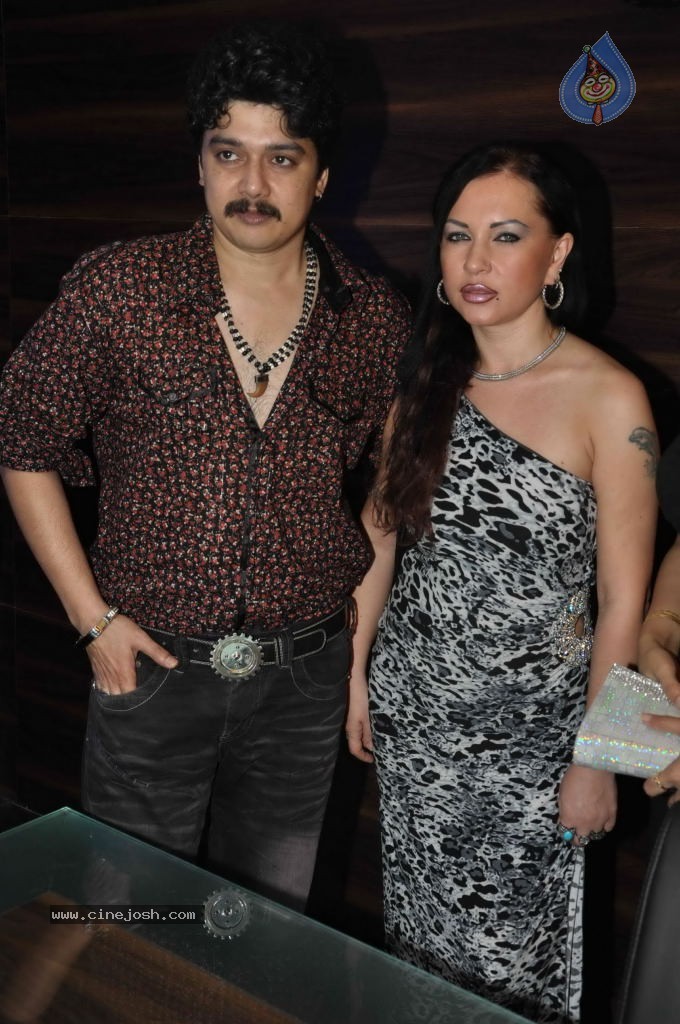 Bolly Celebs at Nadeem Lakdawala Party - 42 / 51 photos