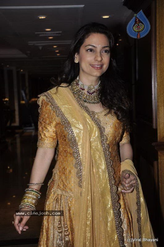 Bolly Celebs at Neelam Wedding Reception - 108 / 150 photos