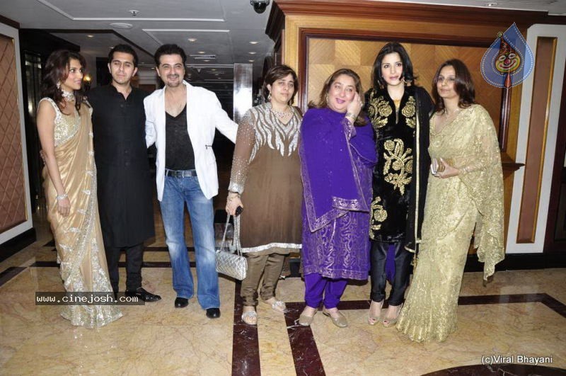 Bolly Celebs at Neelam Wedding Reception - 116 / 150 photos