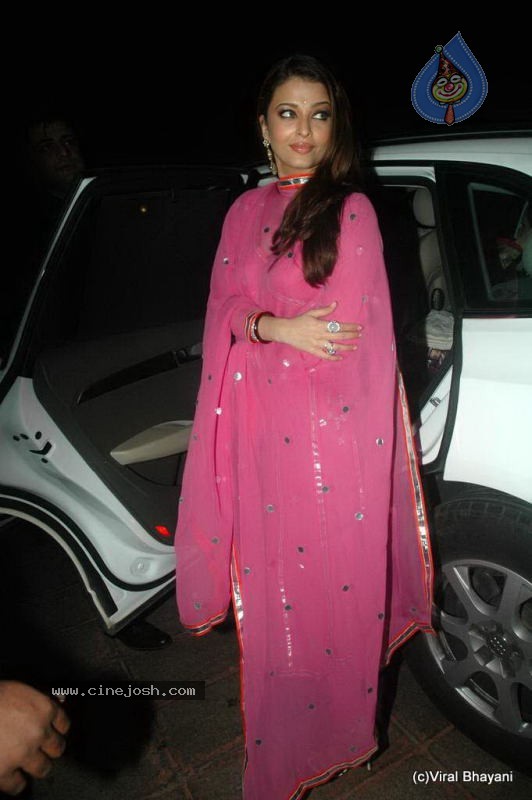 Bolly Celebs at Neelam Wedding Reception - 143 / 150 photos