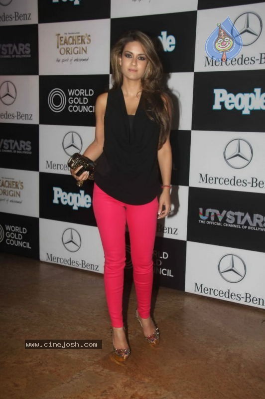Bolly Celebs at People Magazine Best Dressed Awards 2011 - 31 / 58 photos