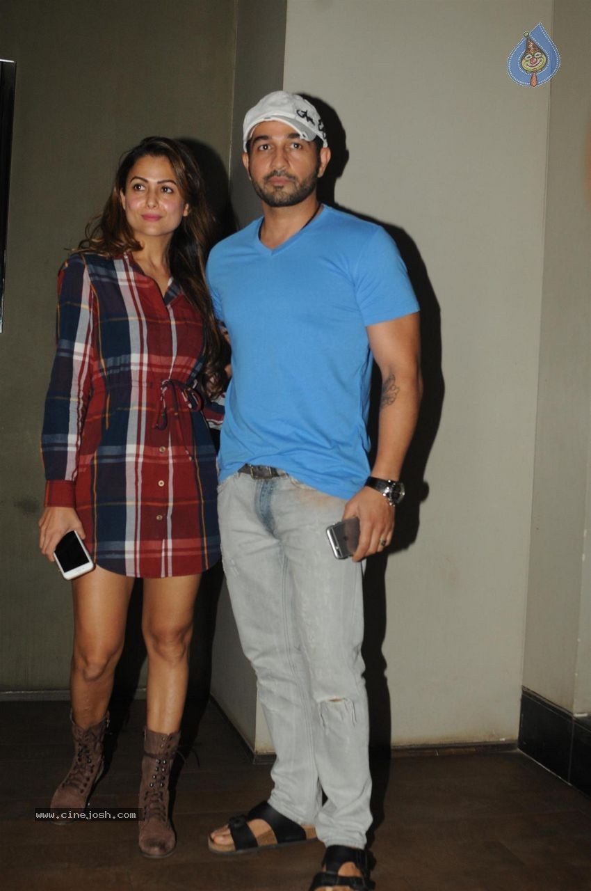 Bolly Celebs at Piku Special Screening - 2 / 29 photos