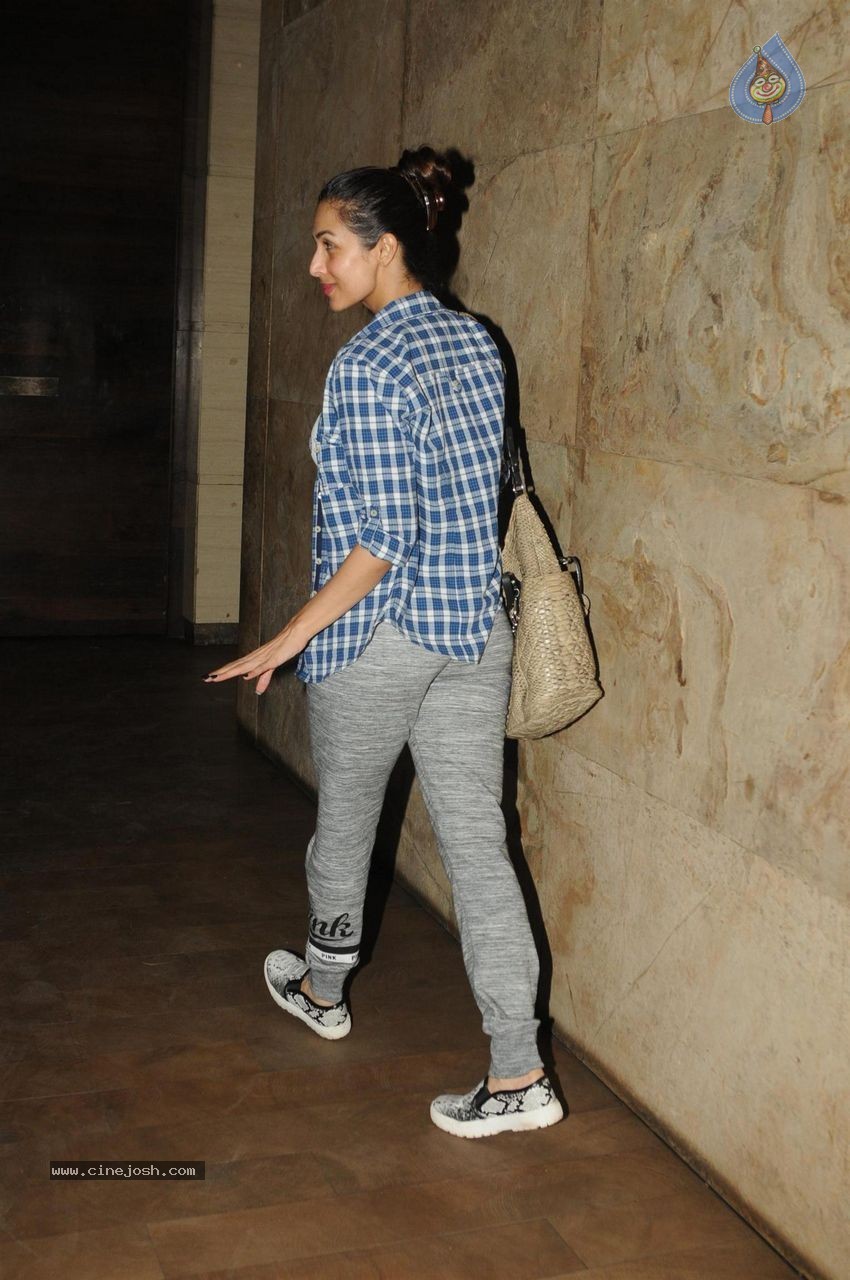 Bolly Celebs at Piku Special Screening - 22 / 29 photos