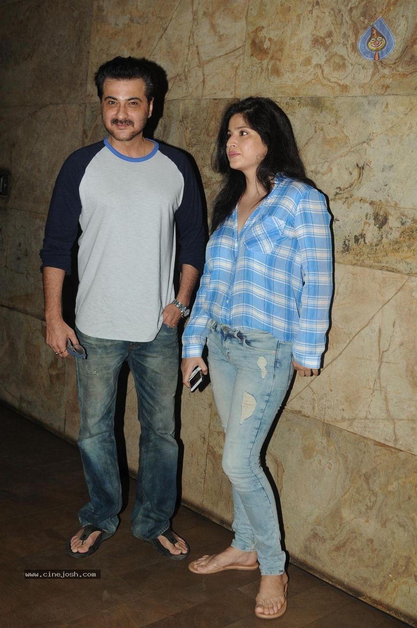 Bolly Celebs at Piku Special Screening - 26 / 29 photos
