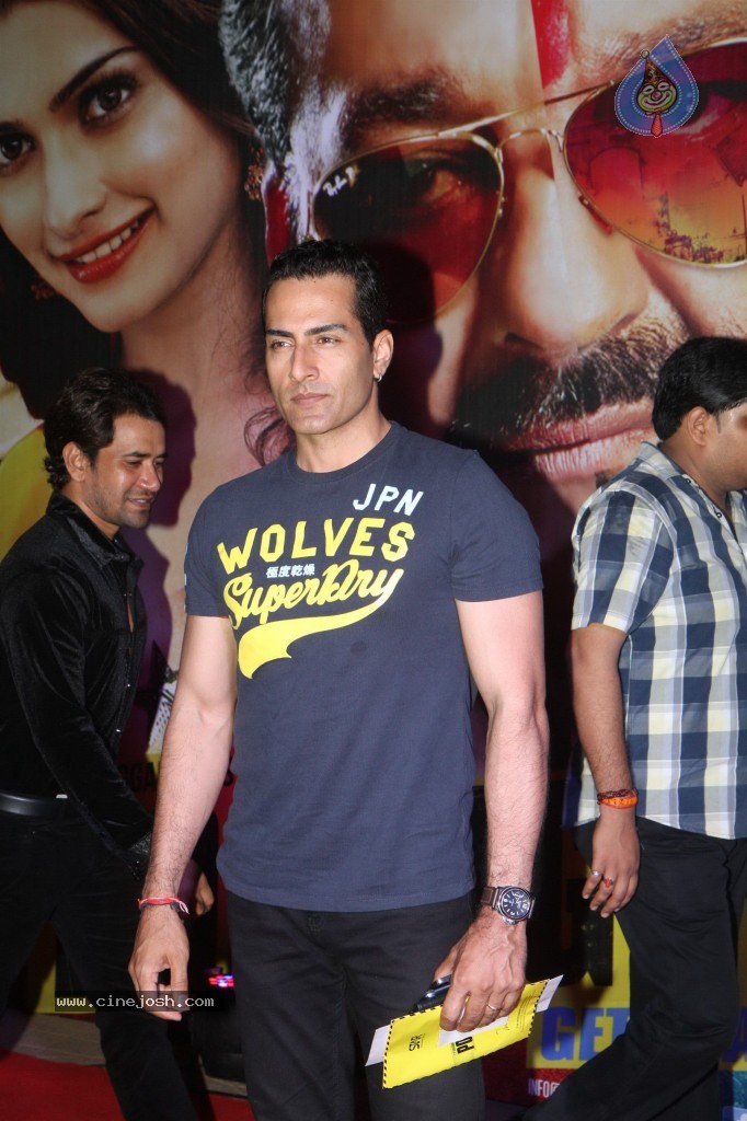 Bolly Celebs at Policegiri Premiere Show - 104 / 106 photos