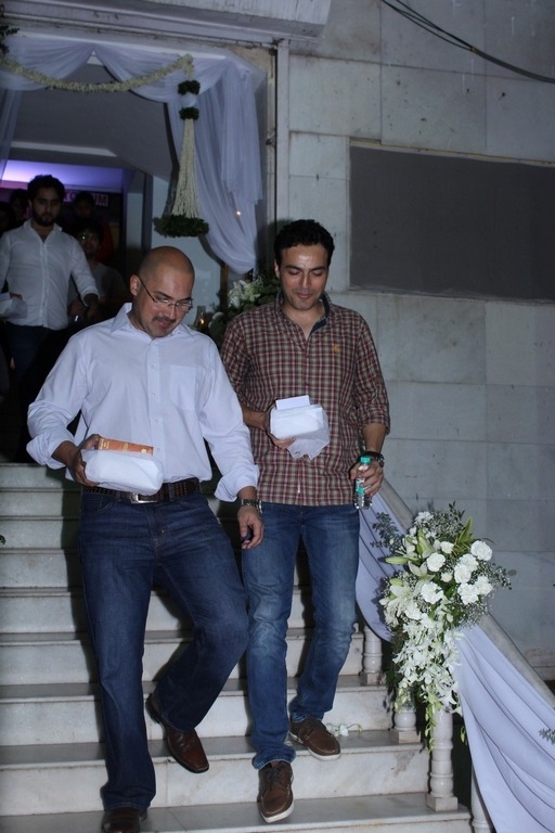 Bollywood Celebrities at Prayer Meeting of Ram Mukherjee - 6 / 74 photos