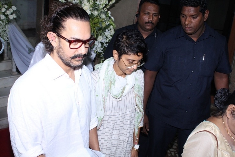 Bollywood Celebrities at Prayer Meeting of Ram Mukherjee - 19 / 74 photos