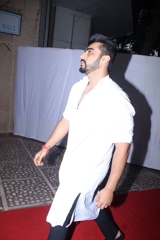 Bollywood Celebrities at Prayer Meeting of Ram Mukherjee - 20 / 74 photos