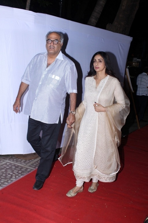 Bollywood Celebrities at Prayer Meeting of Ram Mukherjee - 26 / 74 photos